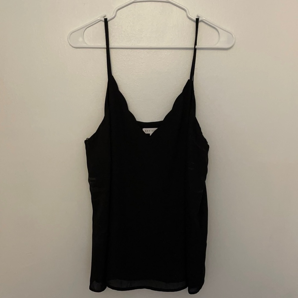 Cute, scallop neck tank